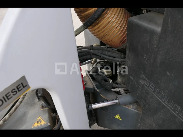 Boschung s2 knikgestuurde veegwagen - afbeelding 19 van  40