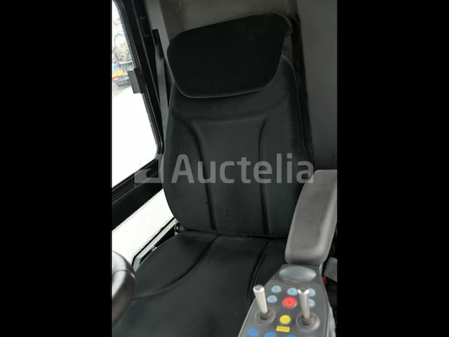Boschung s2 knikgestuurde veegwagen - afbeelding 38 van  40