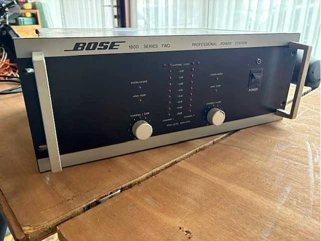 Bose - 1800 - amplifier - afbeelding 4 van  8