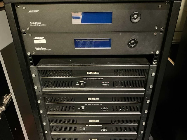 Bose/qsc high-end audio rack - afbeelding 1 van  8