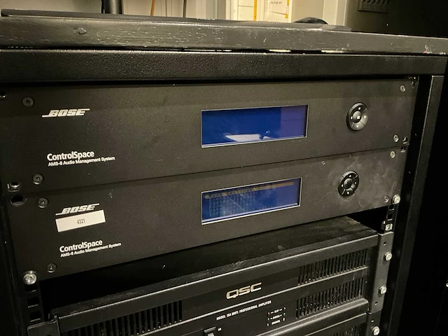 Bose/qsc high-end audio rack - afbeelding 3 van  8