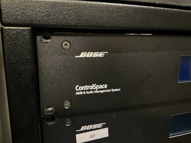 Bose/qsc high-end audio rack - afbeelding 6 van  8
