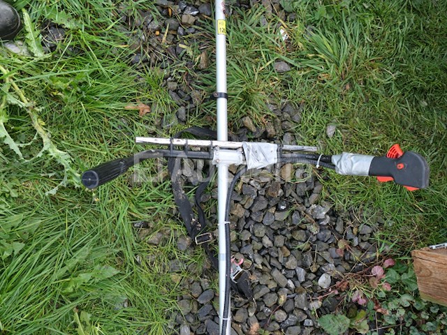 Bosmaaier op benzine + elektrische kantensnijder - afbeelding 4 van  12