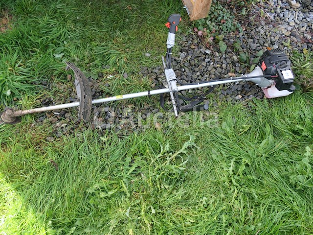 Bosmaaier op benzine + elektrische kantensnijder - afbeelding 6 van  12