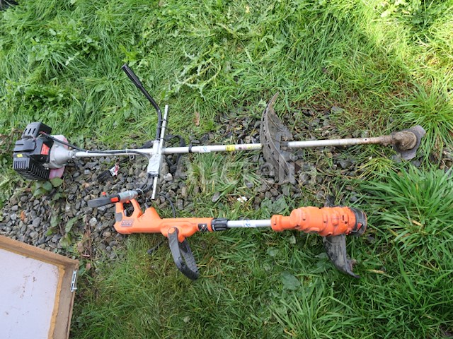 Bosmaaier op benzine + elektrische kantensnijder - afbeelding 7 van  12