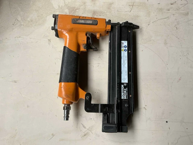 Bostitch mb2140-e pneumatische tacker - afbeelding 1 van  7