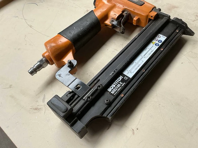 Bostitch mb2140-e pneumatische tacker - afbeelding 3 van  7