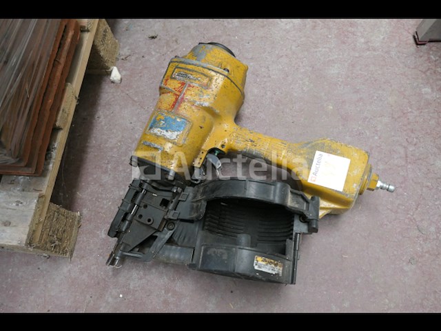 Bostitch spijkermachine voor dakbedekking - afbeelding 1 van  6