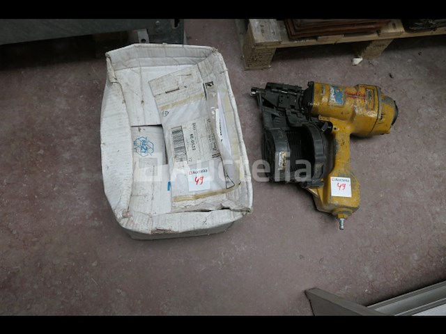 Bostitch spijkermachine voor dakbedekking - afbeelding 2 van  6