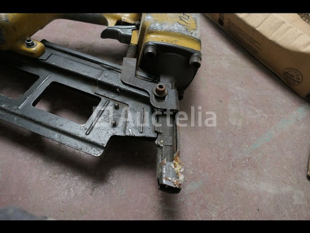 Bostitch spijkermachine - afbeelding 4 van  6