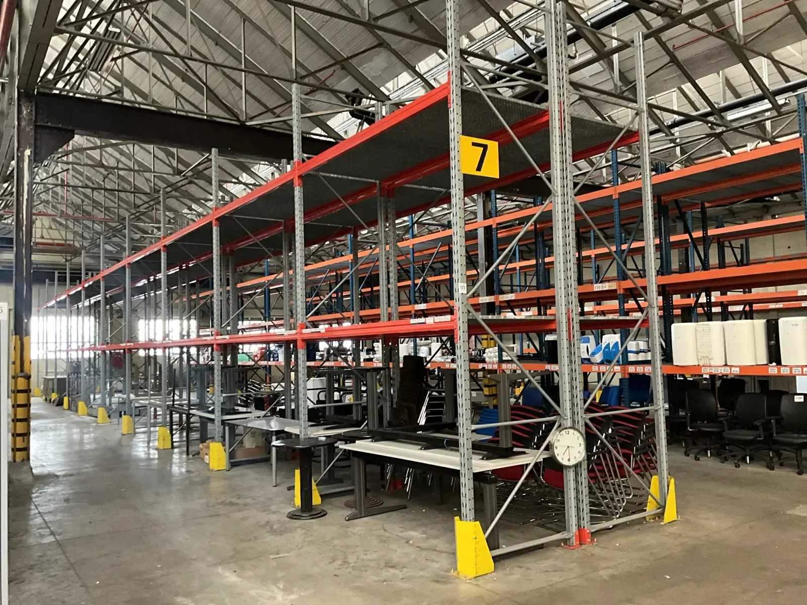Boterfabriek wegens totale stockliquidatie