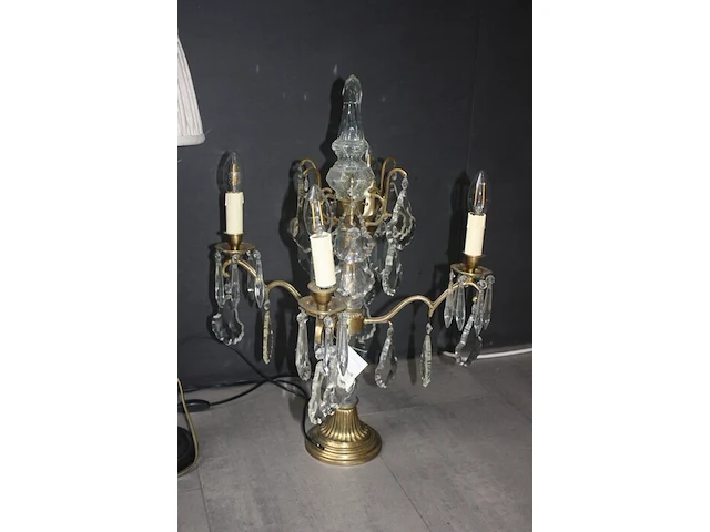 Bouiliote lamp met kristallen pendels, metalen wandlamp, tafellamp met stoffen kap (66,67,68) - afbeelding 2 van  5