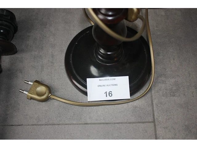 Bouiliote lamp met kristallen pendels, metalen wandlamp, tafellamp met stoffen kap (66,67,68) - afbeelding 5 van  5