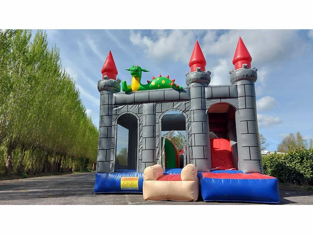 Bouncy castle 'draak' - afbeelding 1 van  5