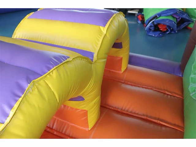 Bouncy castle 'hindernisbaan' - afbeelding 8 van  10