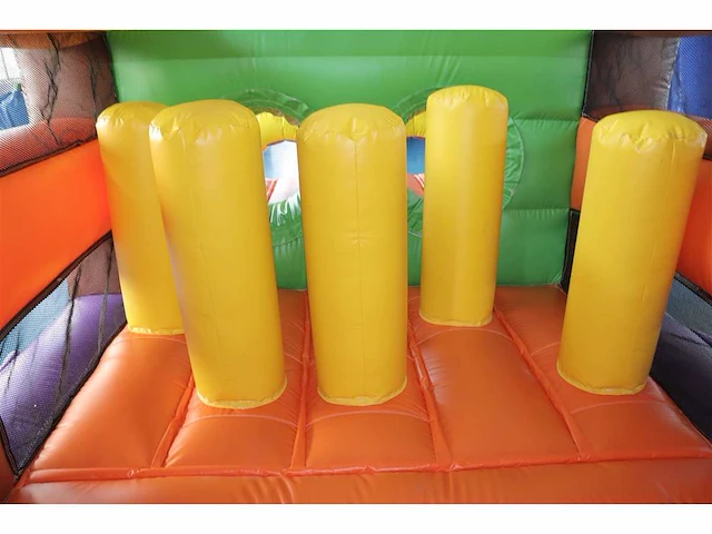 Bouncy castle 'hindernisbaan' - afbeelding 9 van  10