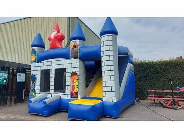 Bouncy castle new - afbeelding 1 van  5