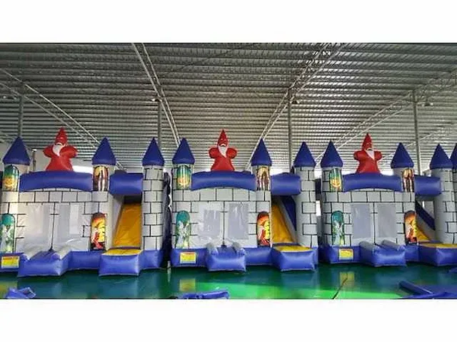 Bouncy castle new - afbeelding 4 van  5