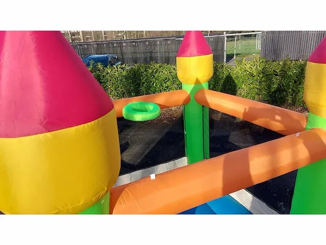 Bouncy castle new - afbeelding 4 van  5