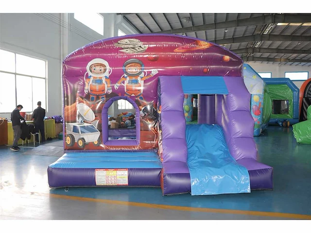 Bouncy castle 'space' - afbeelding 1 van  9