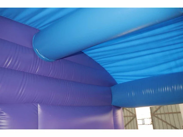 Bouncy castle 'space' - afbeelding 8 van  9