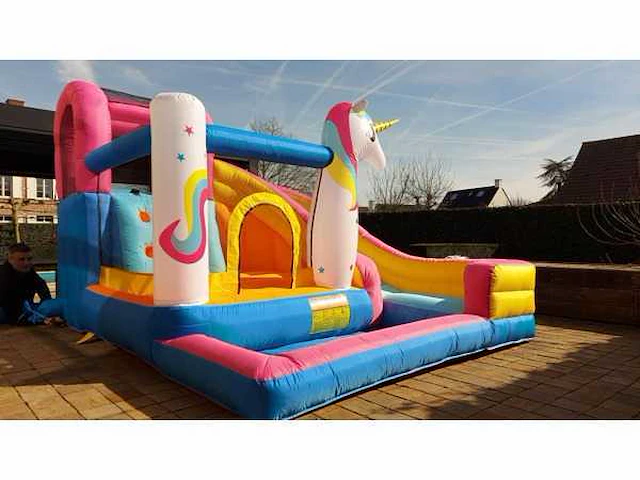 Bouncy castle 'unicorn' - afbeelding 1 van  6