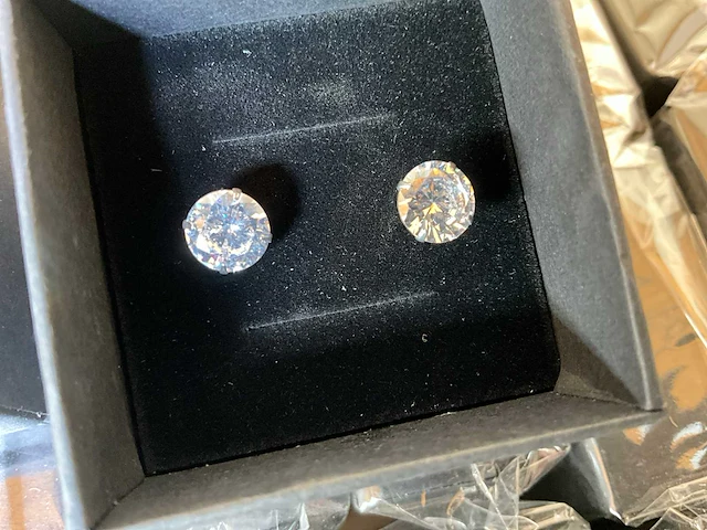 Boutique magnifique oorbellen (63x) - afbeelding 3 van  4