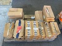 Bouw- en bevestigingsmateriaal - afbeelding 3 van  8