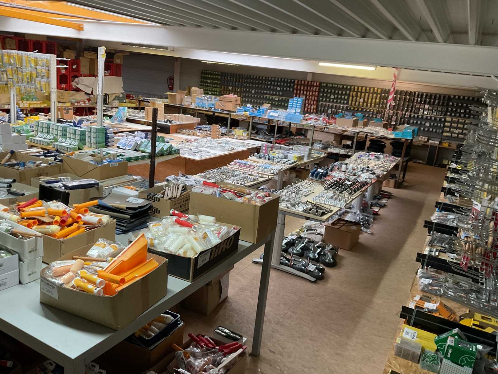 Bouw, bevestiging- en schildersgereedschappen