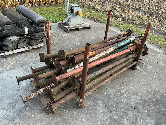 Bouw stippen / schoren - afbeelding 1 van  2