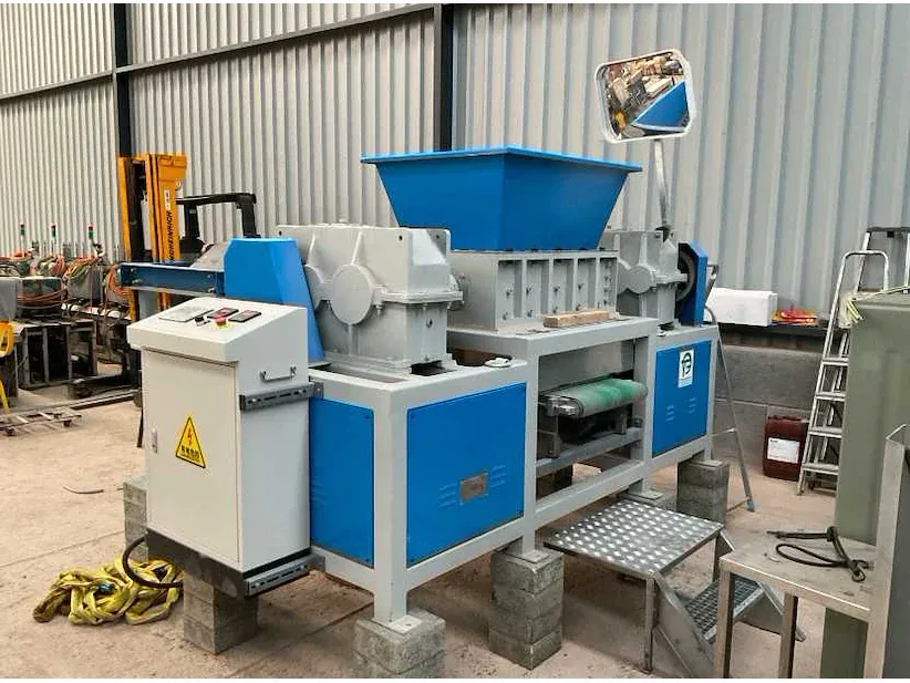 Bouw, torenkraan, transfo's en bouwstenen