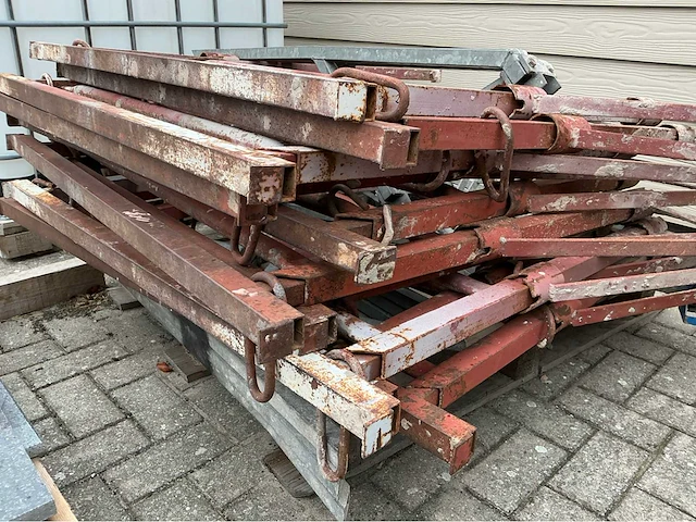 Bouwhekken + schragen. - afbeelding 1 van  6