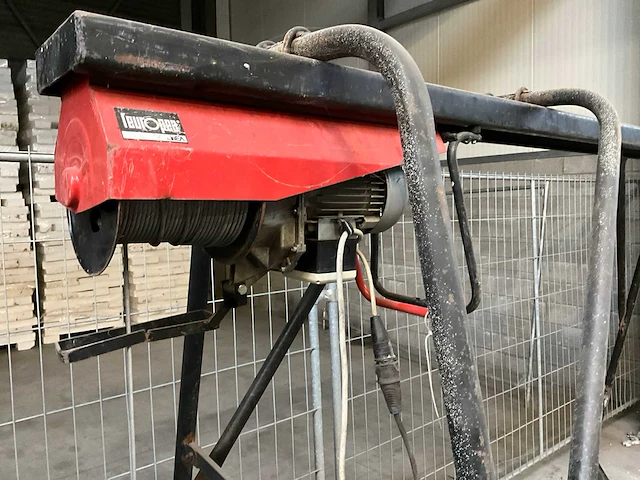 Bouwlier hijslier met portiek max 300 kg - afbeelding 5 van  12