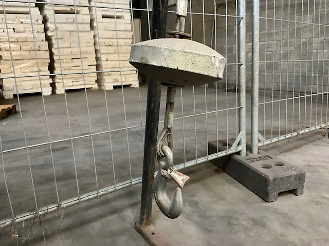 Bouwlier hijslier met portiek max 300 kg - afbeelding 8 van  12