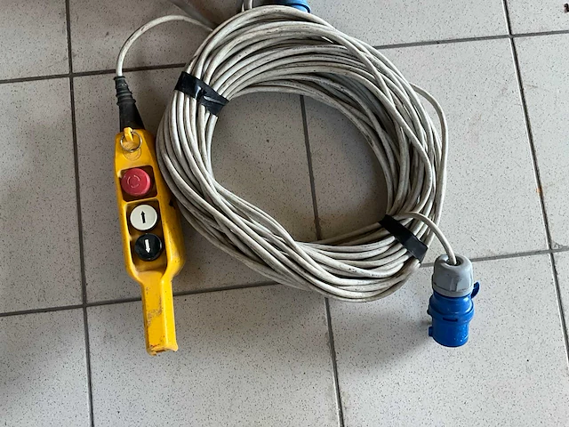 Bouwlift hijslier met portiek 400kg kabel 25 m - afbeelding 2 van  16