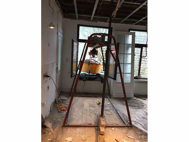 Bouwlift hijslier met portiek 400kg kabel 25 m - afbeelding 1 van  16