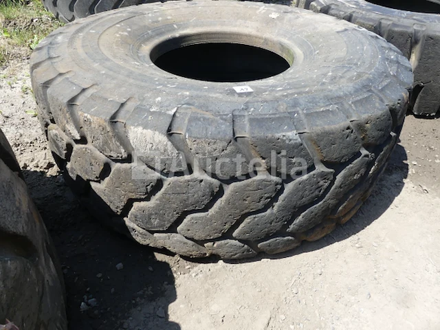 Bouwmachine band bridgestone 23.5 r 25 - afbeelding 1 van  3