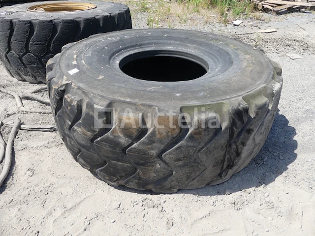Bouwmachine band michelin 23.5 r 25 - afbeelding 1 van  3