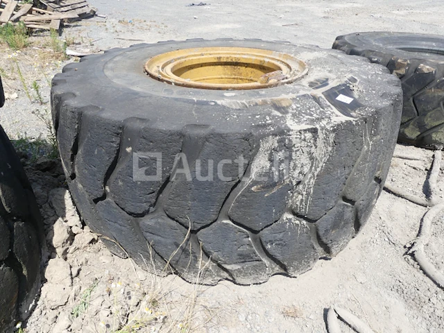 Bouwmachine band michelin 26.5 r 25 - afbeelding 2 van  3
