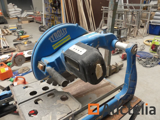 Bouwzaag op tafel tyrolit hydrostress - afbeelding 1 van  8