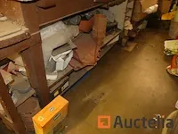 Bovenblad voor bloemsierkunst en de inhoud, compost, steekwagen,... - afbeelding 1 van  9