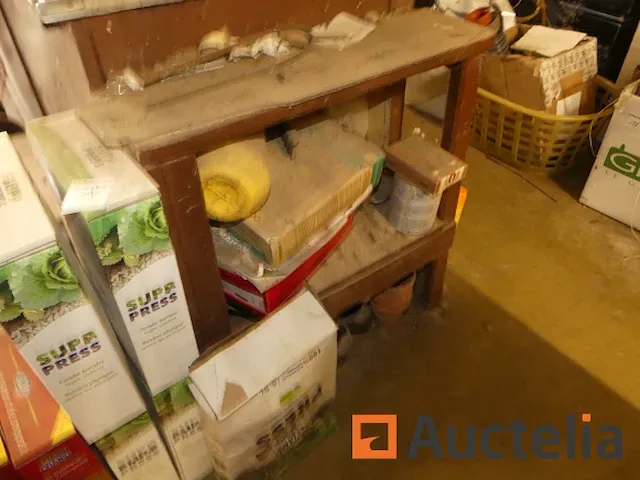 Bovenblad voor bloemsierkunst en de inhoud, compost, steekwagen,... - afbeelding 9 van  9