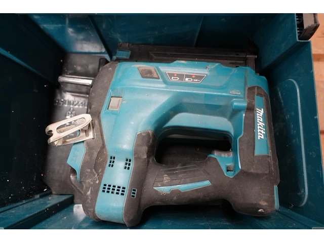 Bovenfrees bosch + accu schieter makita - afbeelding 2 van  5
