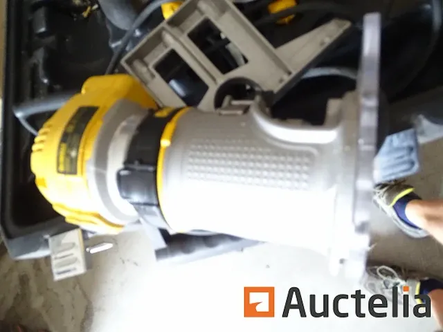 Bovenfrees dewalt d26204 q5 type 1 in zijn doos - afbeelding 2 van  6
