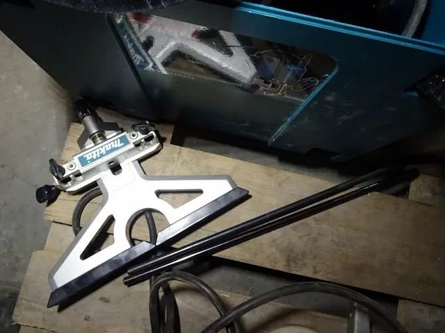 Bovenfrees makita - afbeelding 3 van  4