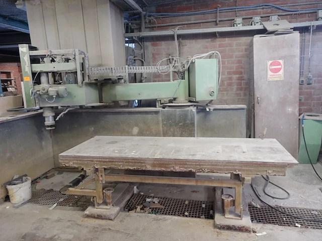Bovenfrees pater + werktafel - afbeelding 1 van  14