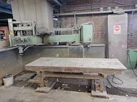 Bovenfrees pater + werktafel