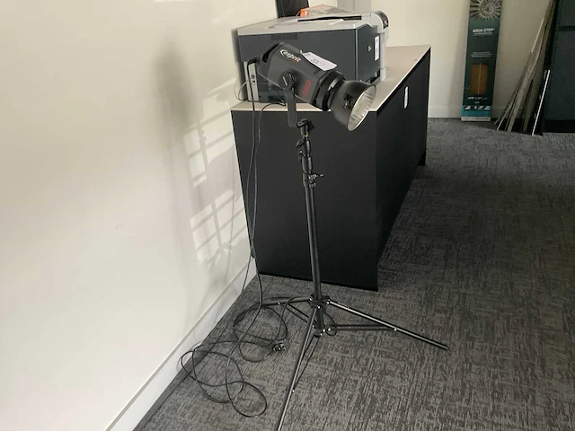 Bowens cesprit 500 studio spot - afbeelding 3 van  3