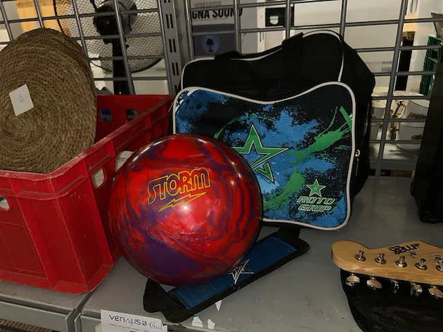 Bowlingbal in tas - afbeelding 1 van  5