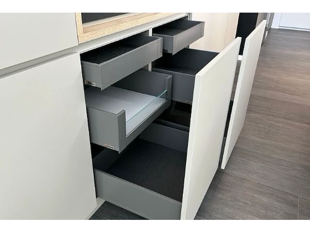 Box 1: showroomkeuken design frontlam - afbeelding 14 van  53